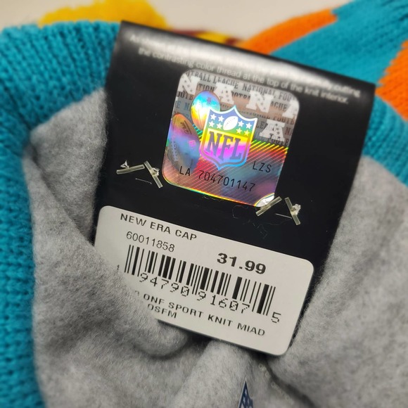 NEW 2020 NFL NEW ERA ON FIELD SIDELINE BEANIE - Miami Dolphins - Picture 5 of 5